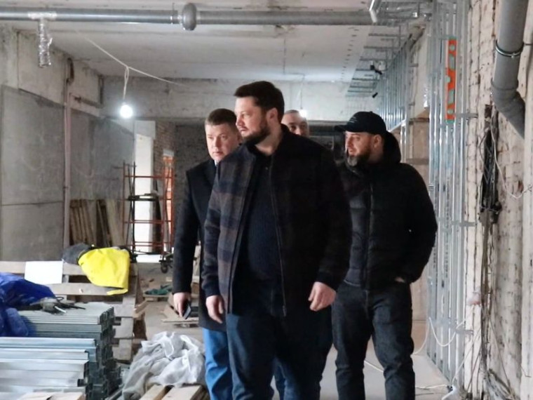 Глава муниципального образования городского округа Енакиево посетил многофункциональный центр «Мои документы». Глава муниципального образования городского округа Енакиево посетил многофункциональный центр «Мои документы».