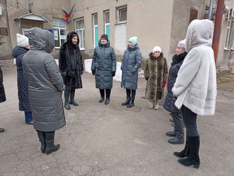Заместитель главы муниципального образования городского округа Енакиево Витрук Е.С. провела встречи с населением и выездной прием. Заместитель главы муниципального образования городского округа Енакиево Витрук Е.С. провела встречи с населением и выездной прием.
