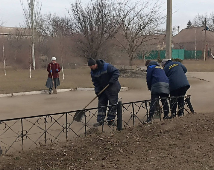 Сотрудники Филиала "Енакиевское ПУВКХ" ГУП ДНР "ВОДА ДОНБАССА" приняли участие в общегородском субботнике. Сотрудники Филиала "Енакиевское ПУВКХ" ГУП ДНР "ВОДА ДОНБАССА" приняли участие в общегородском субботнике.