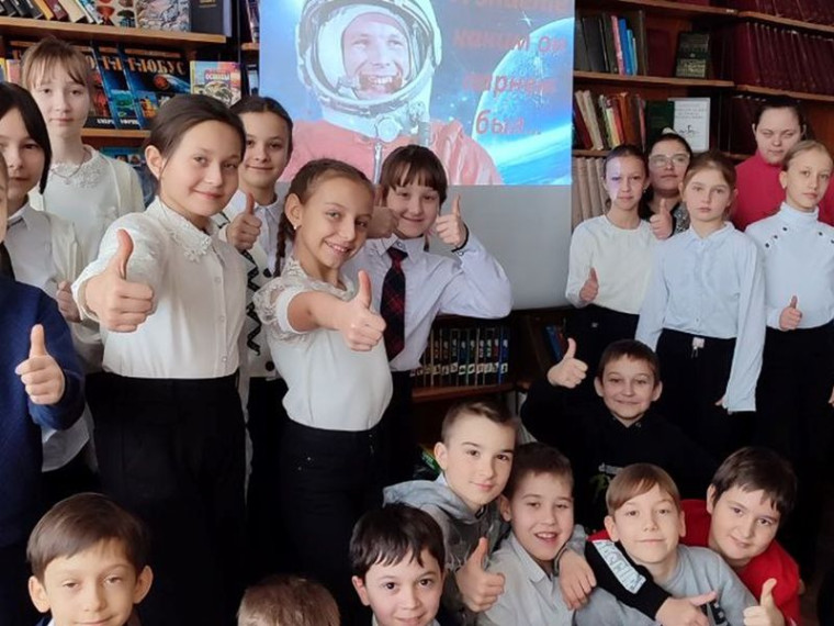 Проведен час познаний и открытий «Знаете, каким он парнем был…». Проведен час познаний и открытий «Знаете, каким он парнем был…».