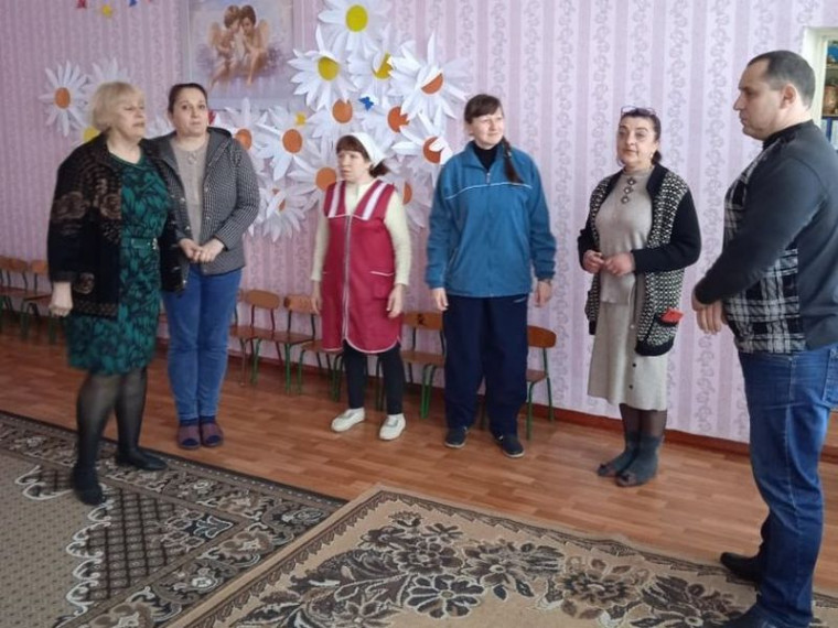 Состоялась выездная встреча главы Карло-Марксовской поселковой администрации Бутова И.Н. с трудовым коллективом. Состоялась выездная встреча главы Карло-Марксовской поселковой администрации Бутова И.Н. с трудовым коллективом.