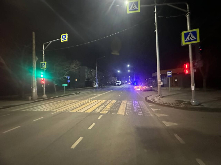 Полицейские проводят проверку по факту ДТП, в результате которого травмирована несовершеннолетняя. Полицейские проводят проверку по факту ДТП, в результате которого травмирована несовершеннолетняя.
