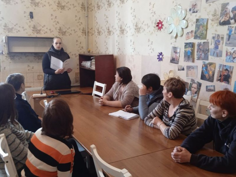 Проведена тематическая беседа «Учимся жить в многоликом мире». Проведена тематическая беседа «Учимся жить в многоликом мире».