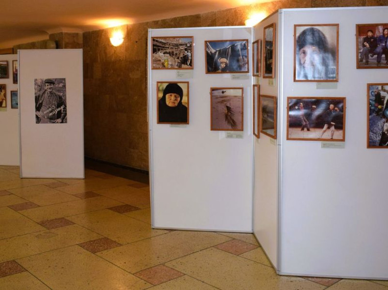 Состоялось открытие фотовыставки «Евтушенко. Роман с жизнью». Состоялось открытие фотовыставки «Евтушенко. Роман с жизнью».