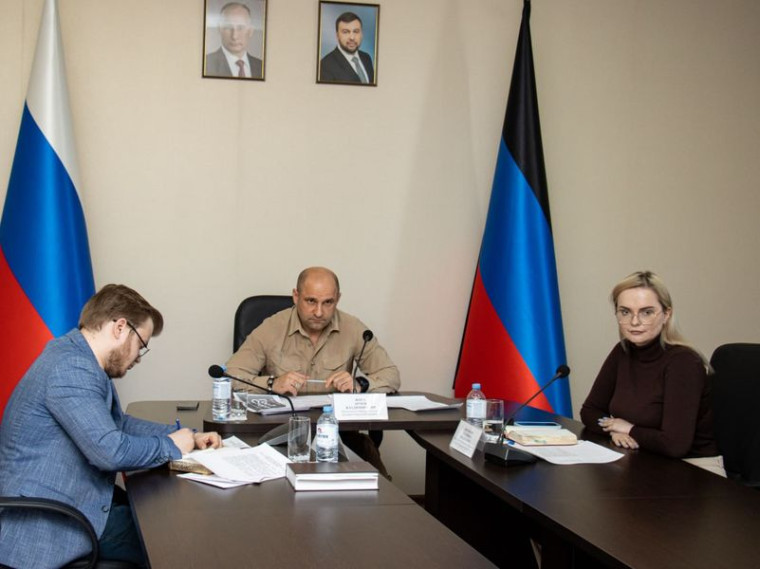 Артем Жога обсудил реализацию молодежных проектов в ДНР с Росмолодежью. Артем Жога обсудил реализацию молодежных проектов в ДНР с Росмолодежью.
