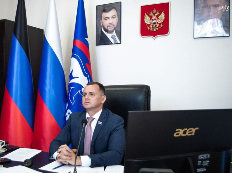 Сергей Прокопенко рассказал о гуманитарной помощи «Единой России» в освобожденной Авдеевке. Сергей Прокопенко рассказал о гуманитарной помощи «Единой России» в освобожденной Авдеевке.