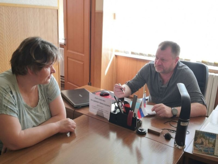Депутат Енакиевского городского совета ДНР Владимир Николаевич Пархоменко провел прием граждан. Депутат Енакиевского городского совета ДНР Владимир Николаевич Пархоменко провел прием граждан.