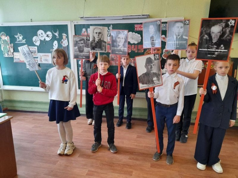 Всероссийская историко-патриотическая акция «Линейка памяти» в городе Енакиево. Всероссийская историко-патриотическая акция «Линейка памяти» в городе Енакиево.
