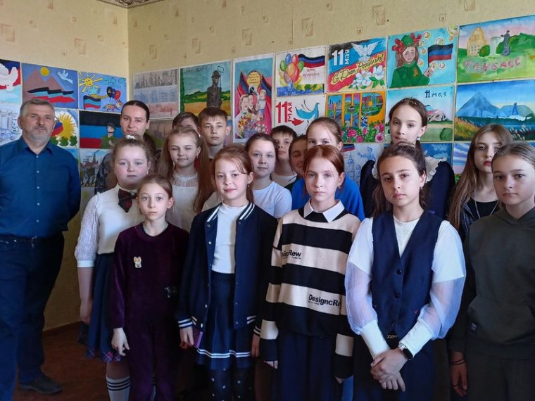 Выставка детского рисунка «Здесь Родины моей начало». Выставка детского рисунка «Здесь Родины моей начало».