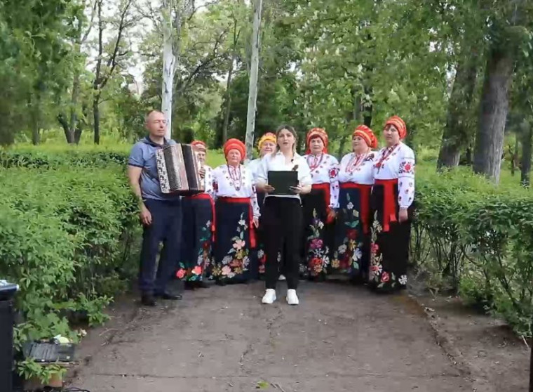 Поздравительный онлайн концерт «С Республикой в сердце». Поздравительный онлайн концерт «С Республикой в сердце».