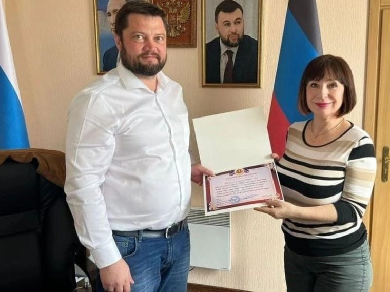 Ленобласть передала оборудование для стоматологической поликлиники Енакиево . Ленобласть передала оборудование для стоматологической поликлиники Енакиево .