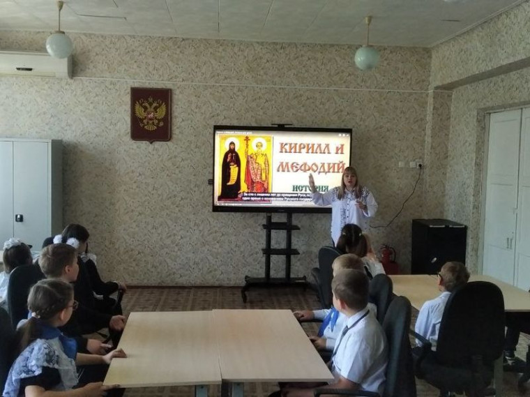 Проведен урок-путешествие «От знаков к буквам, от бересты к страницам». Проведен урок-путешествие «От знаков к буквам, от бересты к страницам».