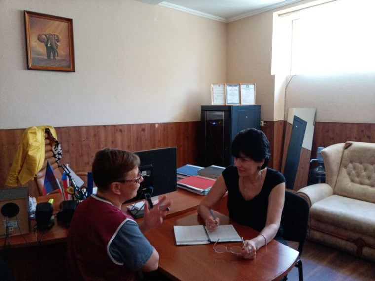 Депутат Енакиевского городского совета ДНР Людмила Анатольевна Быковская провела прием граждан. Депутат Енакиевского городского совета ДНР Людмила Анатольевна Быковская провела прием граждан.