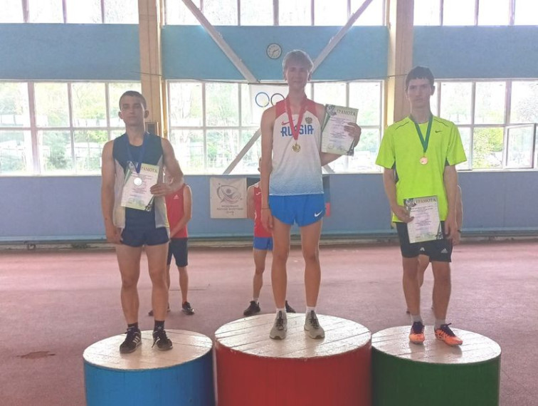 Спортсмены из Енакиево заняли призовые места в Республиканских соревнованиях по легкой атлетике, приуроченные ко Дню России . Спортсмены из Енакиево заняли призовые места в Республиканских соревнованиях по легкой атлетике, приуроченные ко Дню России .