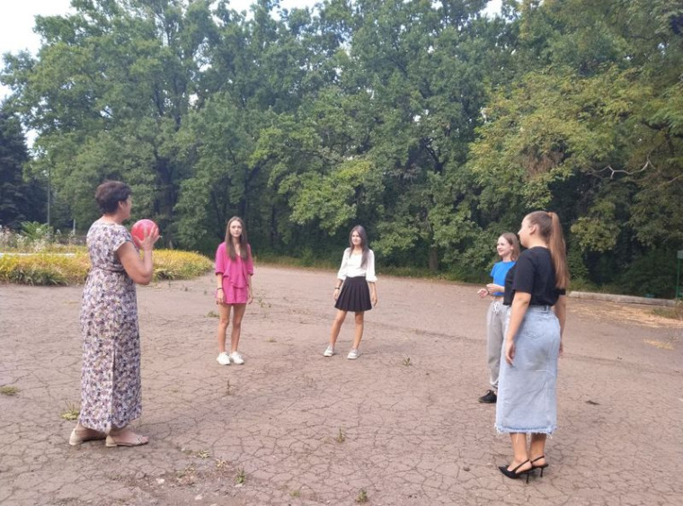 Прошла познавательная программа «Встанем в дружный круг». Прошла познавательная программа «Встанем в дружный круг».