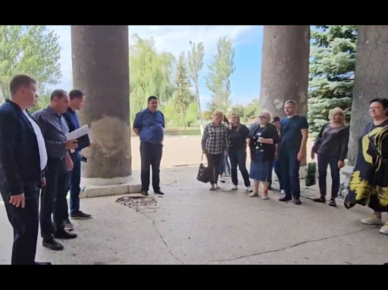 В Углегорске состоялась встреча Генерального директора ГУП ДНР "ВОДА ДОНБАССА" Андрея Григорьева с жителями города. В Углегорске состоялась встреча Генерального директора ГУП ДНР "ВОДА ДОНБАССА" Андрея Григорьева с жителями города.