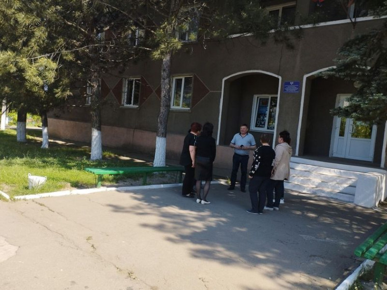 Заместитель главы администрации города Юнокоммунаровска Витрук И.В. провел выездную встречу и сход граждан. Заместитель главы администрации города Юнокоммунаровска Витрук И.В. провел выездную встречу и сход граждан.