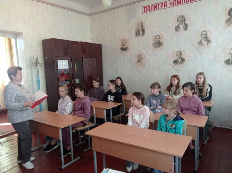 Прошёл классный час на тему: «Экстремизм - паутина ненависти и зла». Прошёл классный час на тему: «Экстремизм - паутина ненависти и зла».
