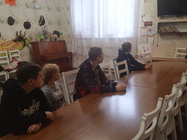 В Углегорском центре культуры и досуга прошел показ семейного фильма «Папы». В Углегорском центре культуры и досуга прошел показ семейного фильма «Папы».