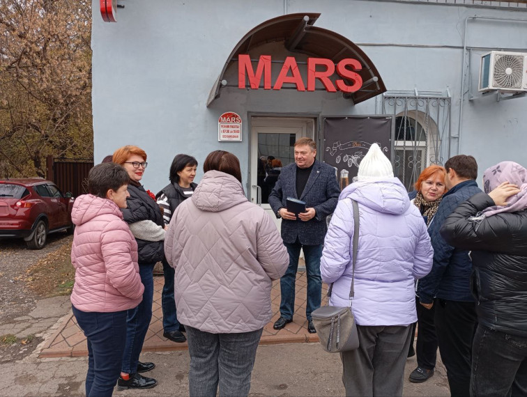 Заместитель главы администрации муниципального образования городского округа Енакиево провел встречу с жителями. Заместитель главы администрации муниципального образования городского округа Енакиево провел встречу с жителями.