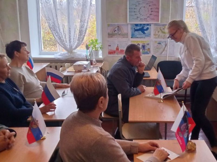 Проведена беседа на тему: «Народов много - страна одна!». Проведена беседа на тему: «Народов много - страна одна!».