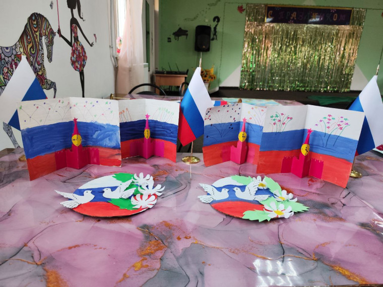 Изготовление открыток ко Дню народного единства . Изготовление открыток ко Дню народного единства .