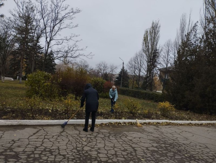 Управление по обеспечению деятельности территорий администрации городского округа Енакиево провело санитарный час. Управление по обеспечению деятельности территорий администрации городского округа Енакиево провело санитарный час.