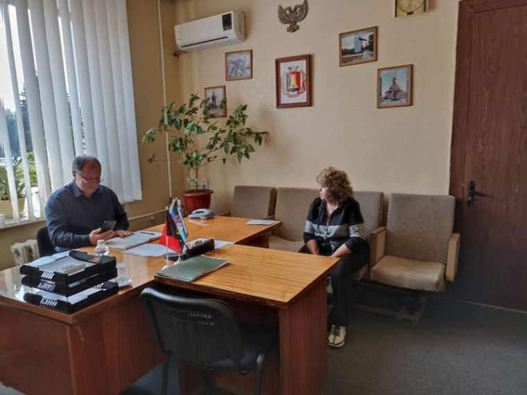 Заместитель главы администрации города Енакиево Божик С.А. провел личный прием граждан. Заместитель главы администрации города Енакиево Божик С.А. провел личный прием граждан.