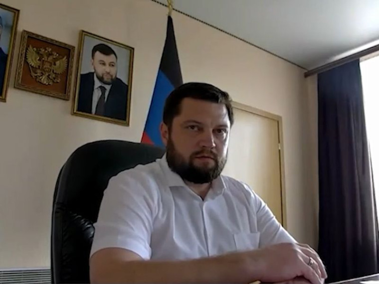 Глава администрации г. Енакиево рассказал о ремонте дорог и строительстве предприятий по производству асфальтобетона и железобетонных конструкций. Глава администрации г. Енакиево рассказал о ремонте дорог и строительстве предприятий по производству асфальтобетона и железобетонных конструкций.