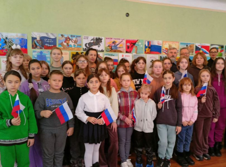 Открыта выставка детского рисунка «Державы российской герои». Открыта выставка детского рисунка «Державы российской герои».