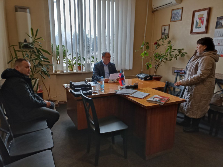 Заместитель главы администрации муниципального образования городского округа Енакиево провел личный прием граждан. Заместитель главы администрации муниципального образования городского округа Енакиево провел личный прием граждан.